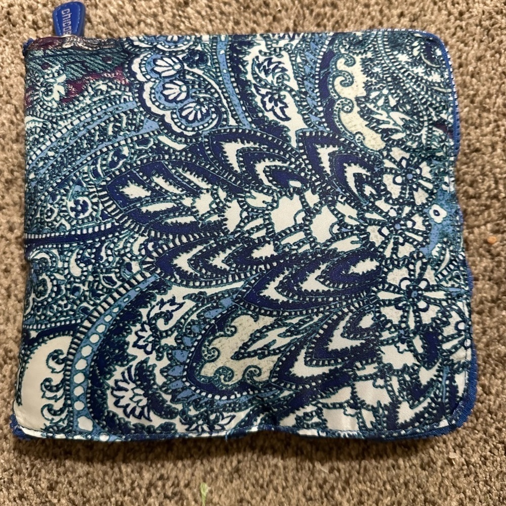 Chico’s packable print tote - Picture 11 of 11